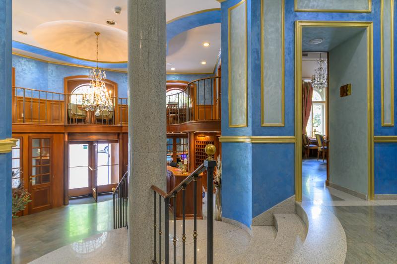 Hotel Kinsky Fountain - Lobi