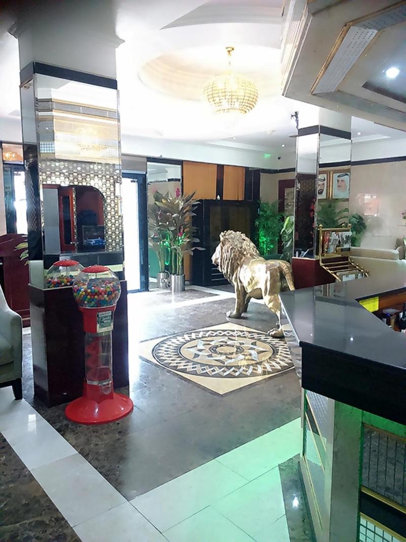 West Hotel - Lobi