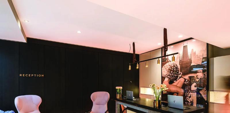 Maximilian Hotel - Lobi