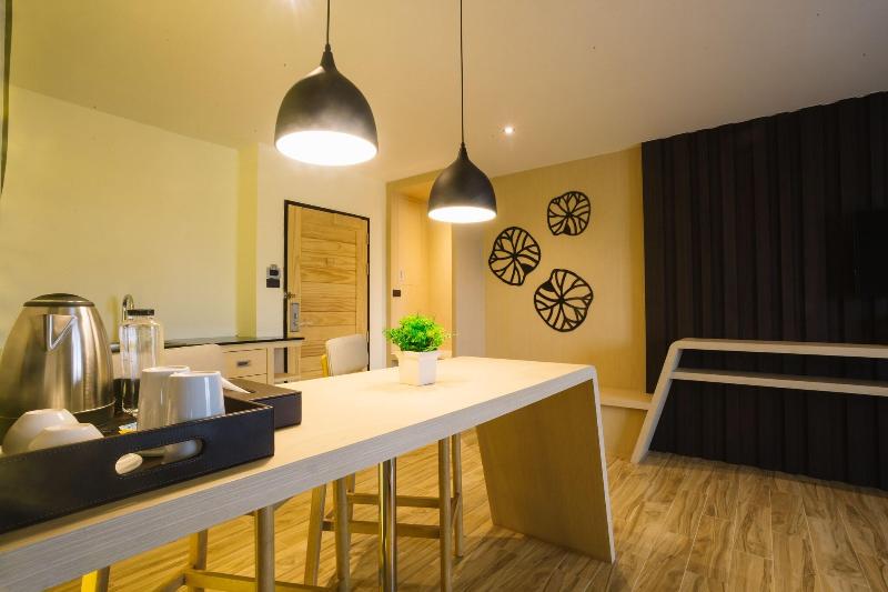 Nadee 10 Resort Hotel - Oda