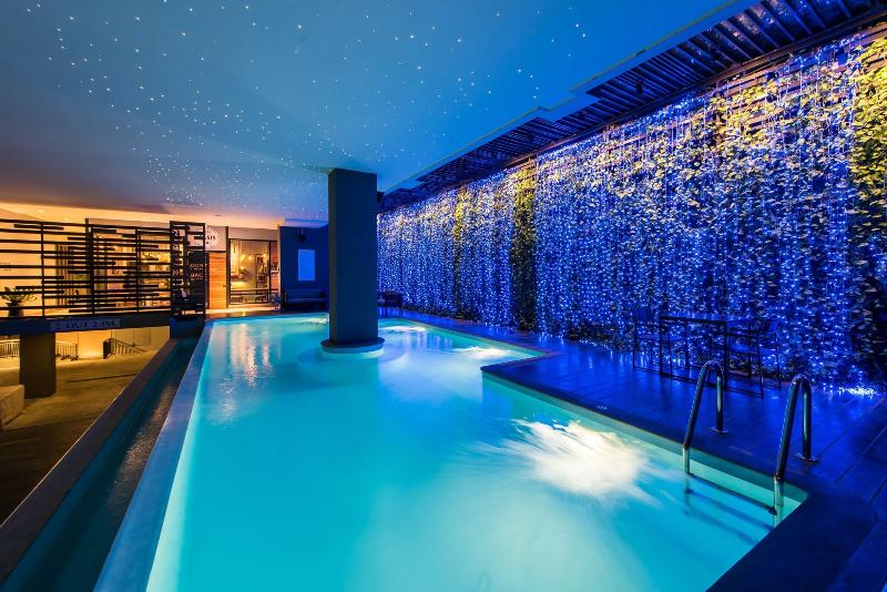 Nadee 10 Resort Hotel - Havuz
