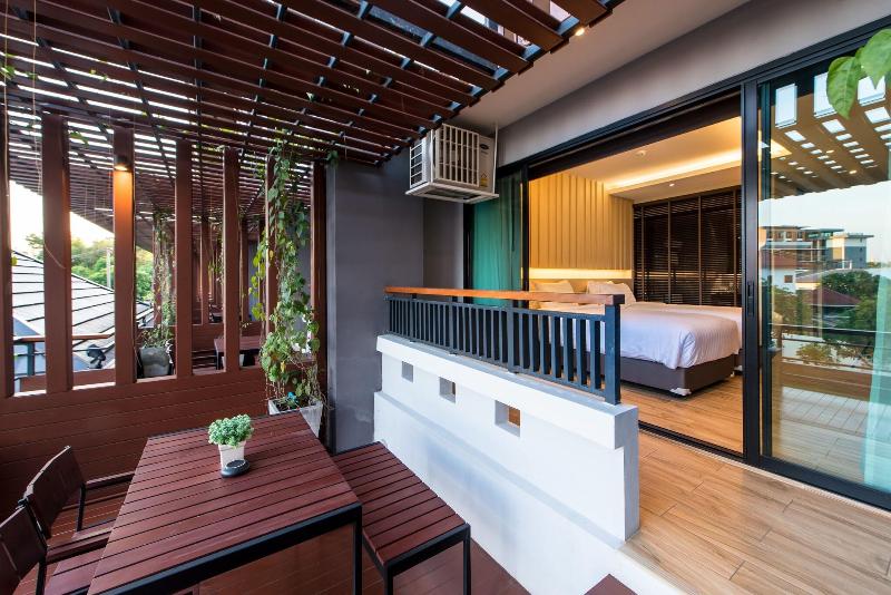 Nadee 10 Resort Hotel - Teras