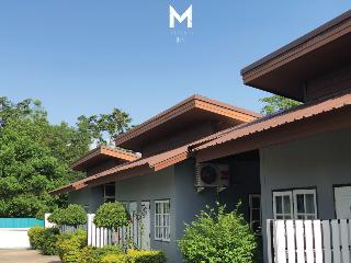 The Money Inn by ZUZU fotoÄŸrafÄ±