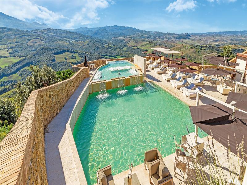 Castello Di Velona, Resort Thermal SPA & Winery - Havuz