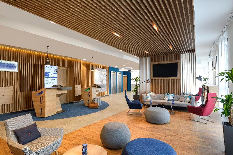 Holiday Inn Express Regensburg - Lobi