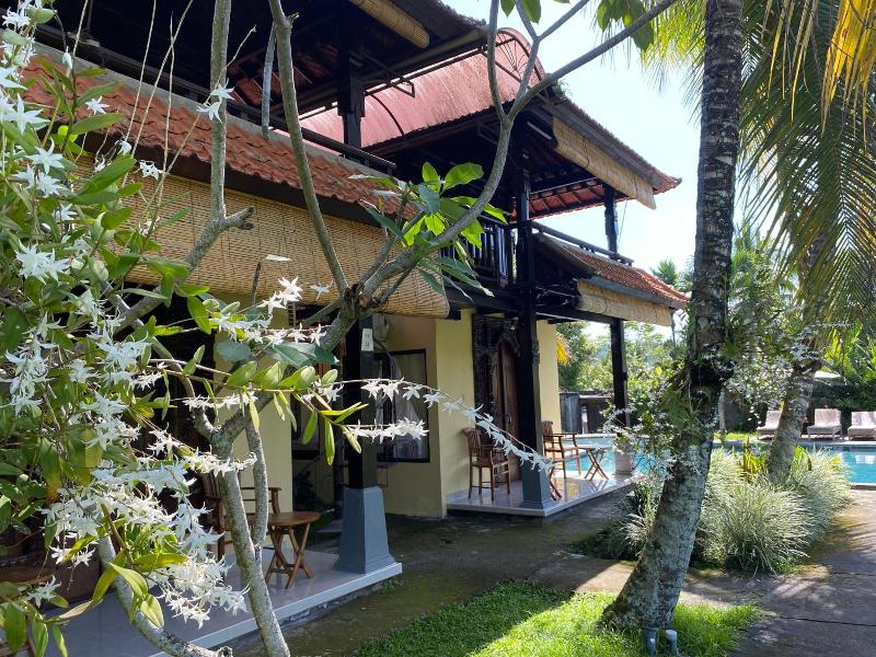 Atres Villa - Genel