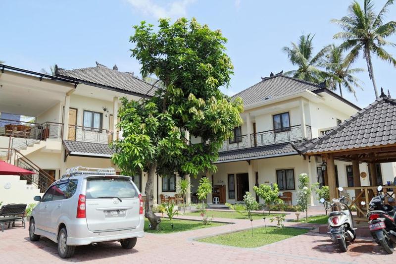 Whiterose Guesthouse by ZUZU - Genel