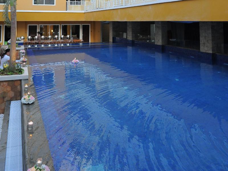 Sylvia Hotel Kupang - Havuz