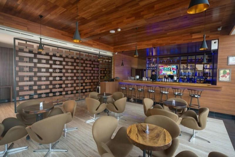 Sotis Hotel Kupang - Bar