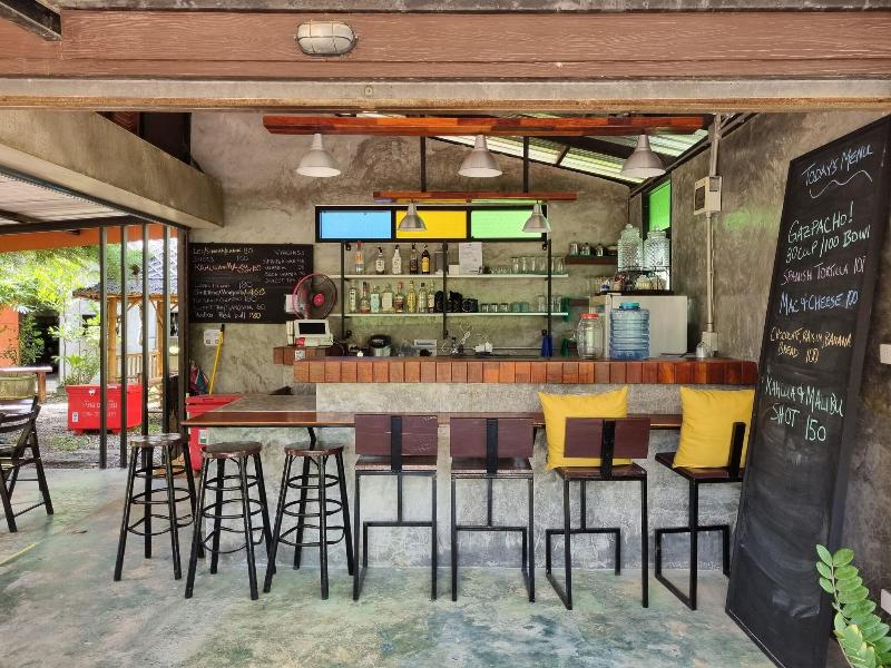 Cha Cha Hotel - Bar