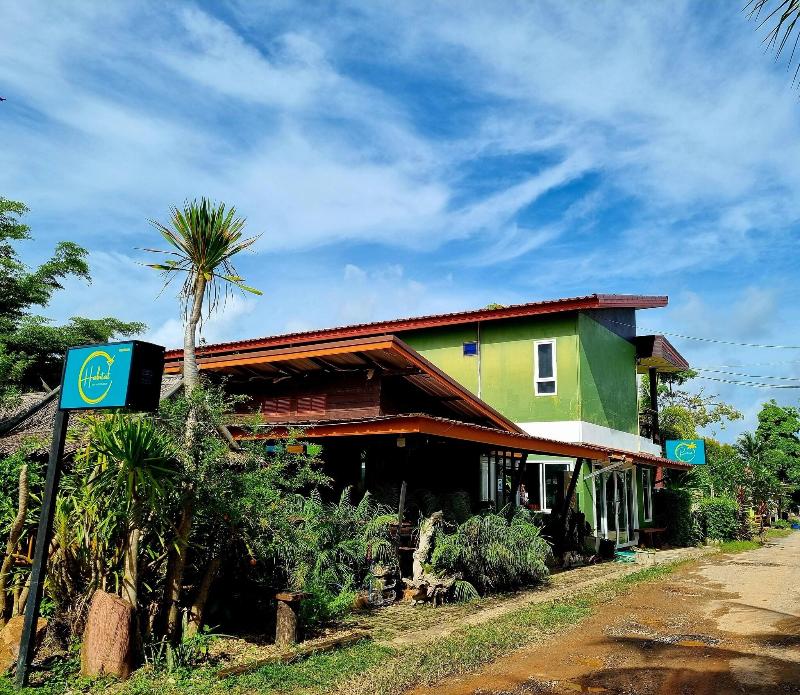 Cha Cha Hotel - Genel