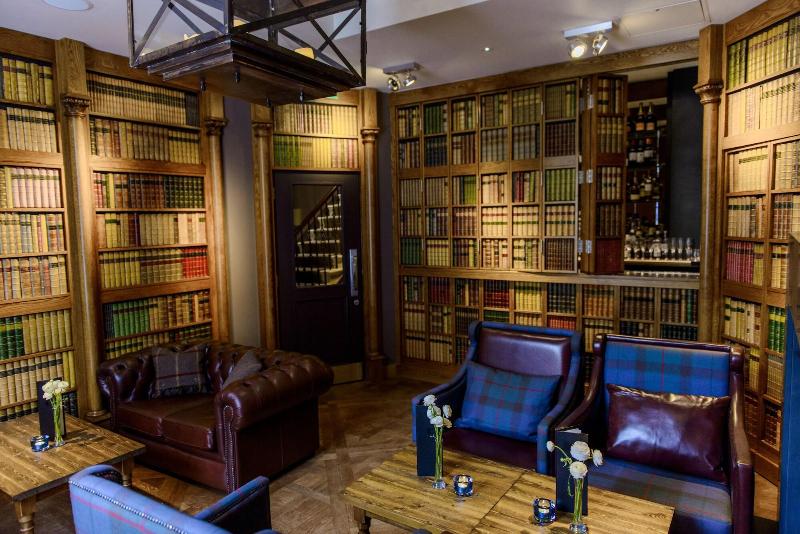 Raeburn House - Bar