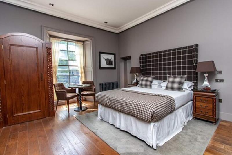 Raeburn House - Oda