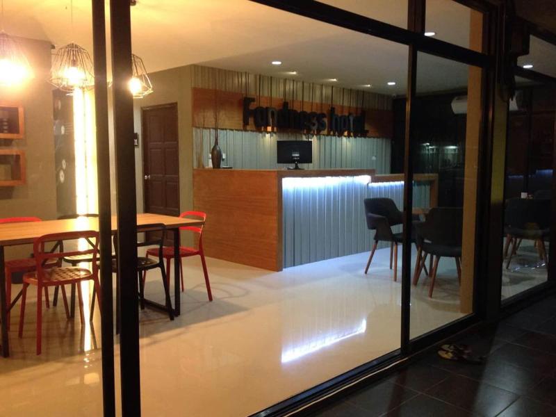 Fondness Hotel - Lobi