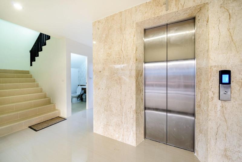 The Topaz Residence - Lobi