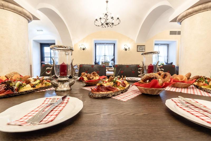 Sauerlacher Post - Restoran