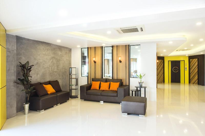 The Circle Hotel - Lobi
