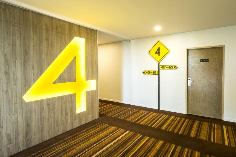 The Circle Hotel - Lobi
