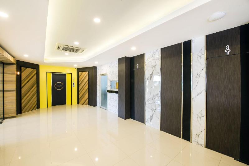 The Circle Hotel - Lobi