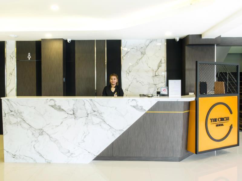 The Circle Hotel - Lobi