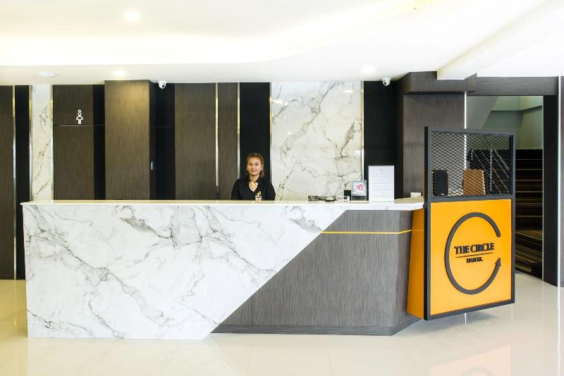 The Circle Hotel - Lobi