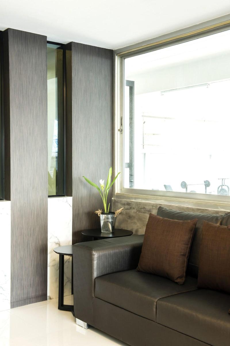 The Circle Hotel - Lobi