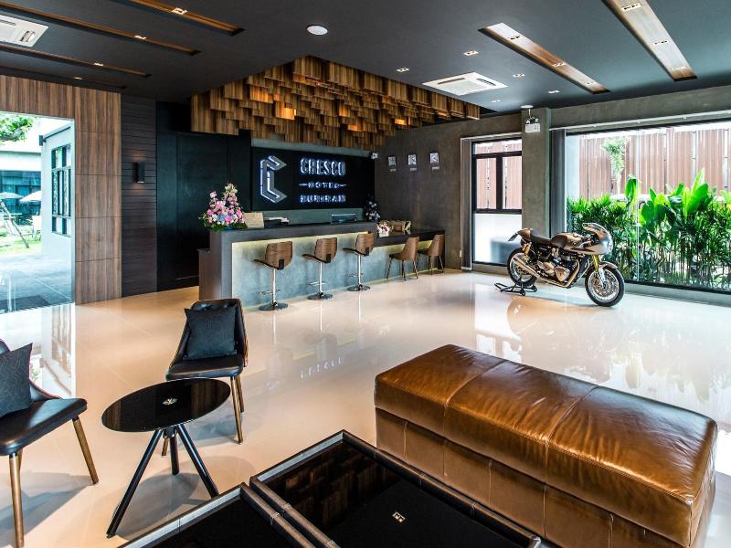 Cresco Hotel Buriram - Lobi