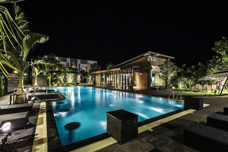 Cresco Hotel Buriram - Havuz