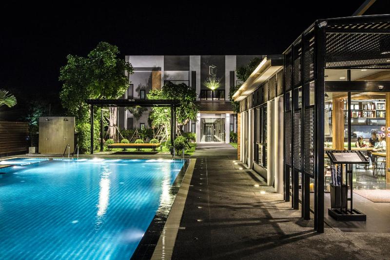 Cresco Hotel Buriram - Plaj