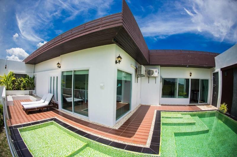 The Vista Pool Villa - Teras