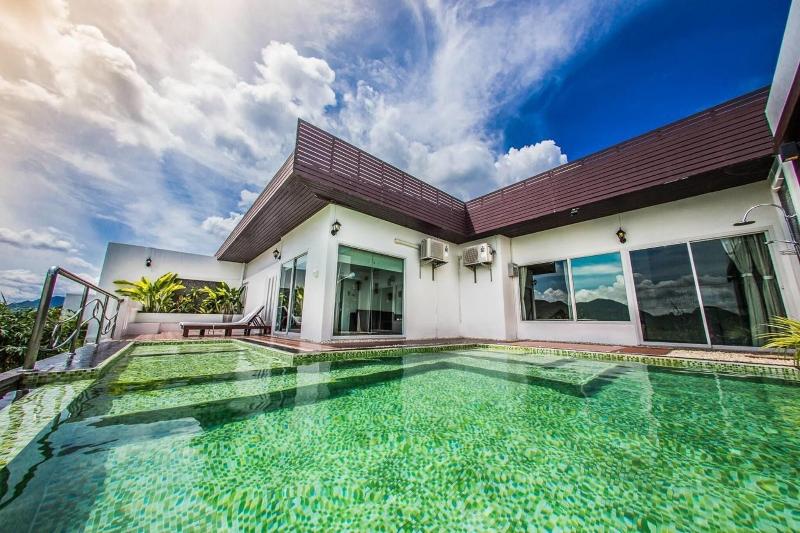 The Vista Pool Villa - Teras