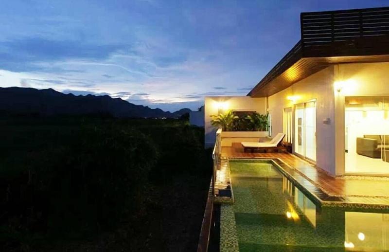 The Vista Pool Villa - Teras