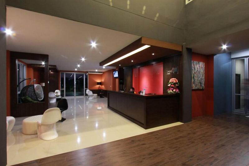 Trendy Hotel - Lobi
