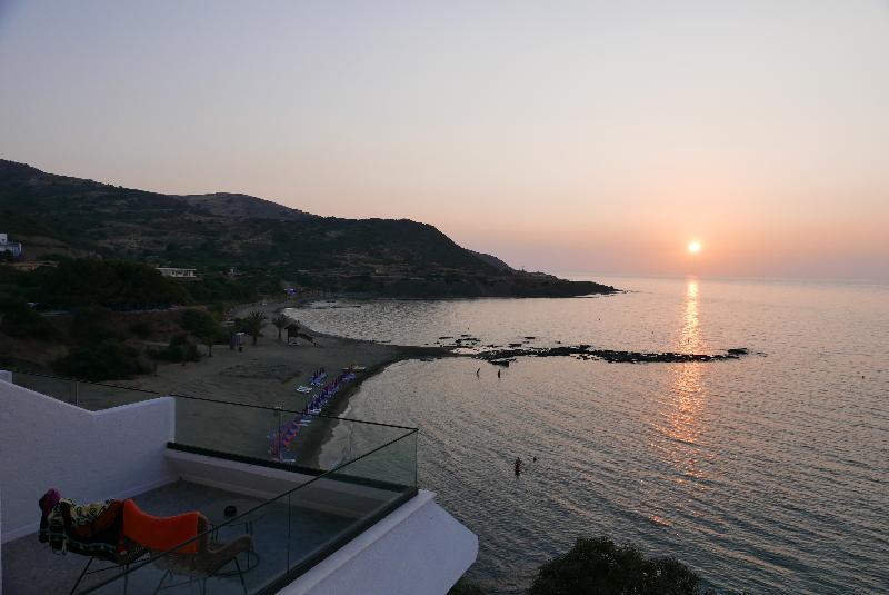 E.J. Pyrgos Bay Hotel - Genel