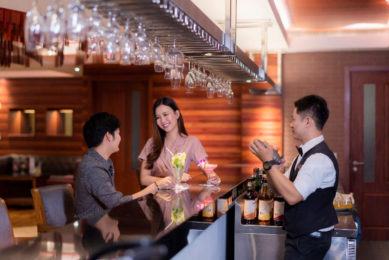 The Empress Premier - Bar