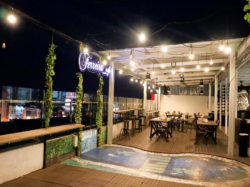 Cordela Inn Palembang - Bar