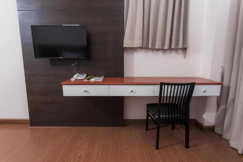 Pimann Inn Hotel - Oda