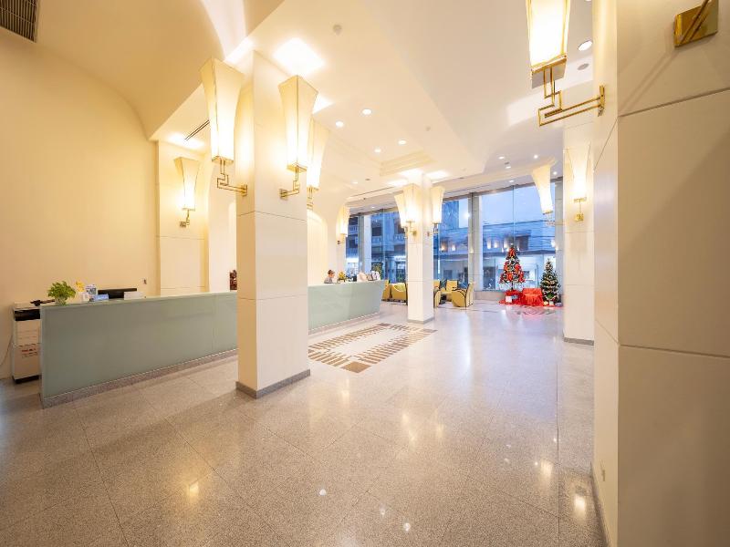 New Season Hotel - Lobi