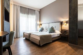 King - Mokinba Hotels