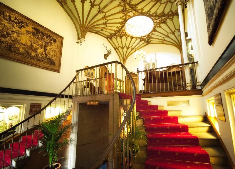 Dalhousie Castle Hotel & Aqua SPA - Lobi