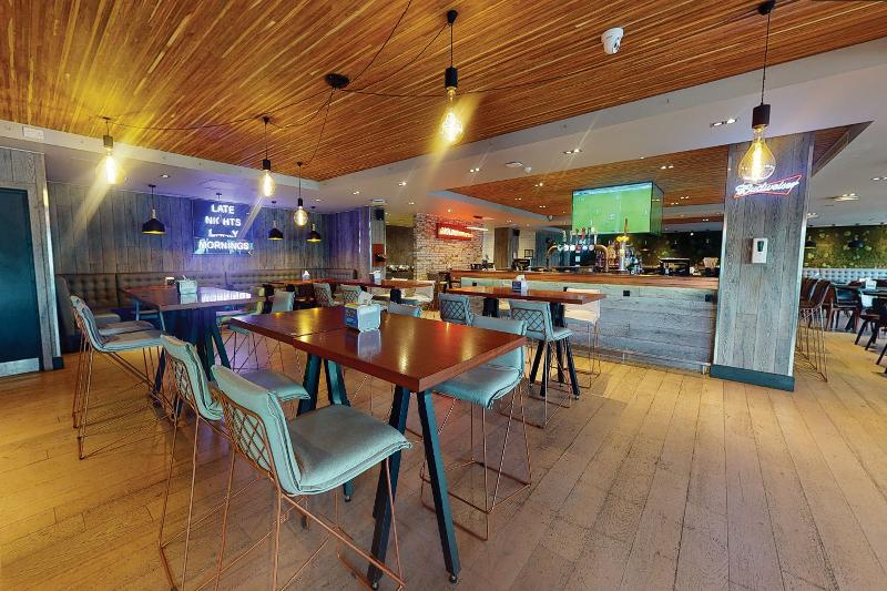 Village Hotel Birmingham Dudley - Bar