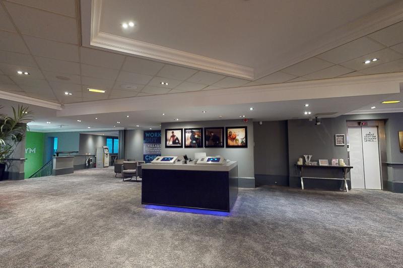 Village Hotel Newcastle - Lobi