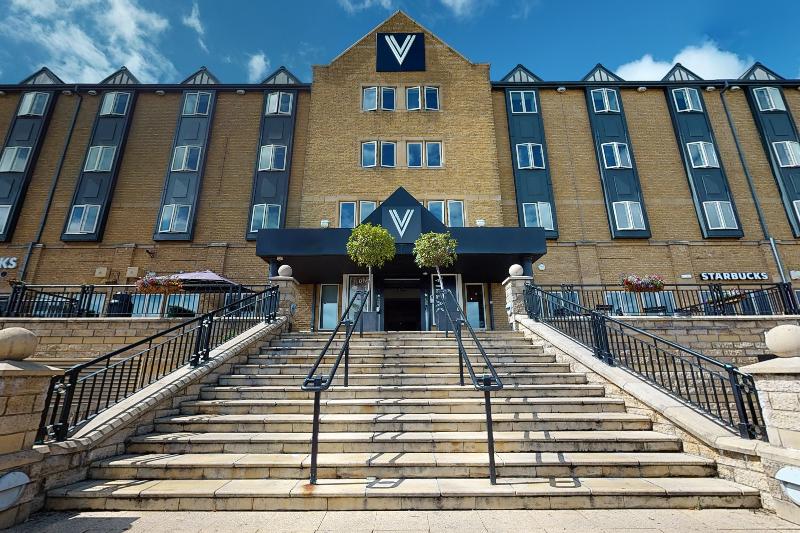 Village Hotel Newcastle - Genel