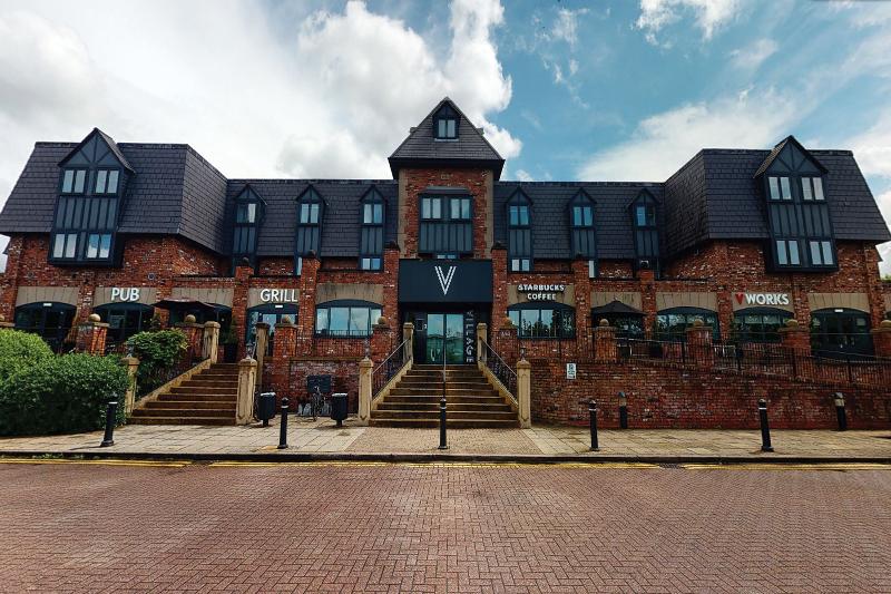 Village Hotel Wirral - Genel
