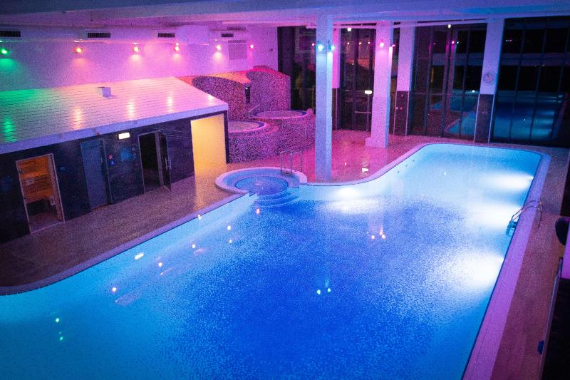 Village Hotel Wirral - Havuz