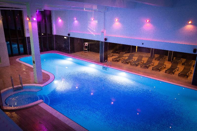 Village Hotel Wirral - Havuz