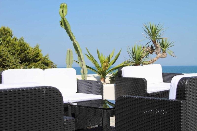 La Bella Trani Suites And B B - Restoran