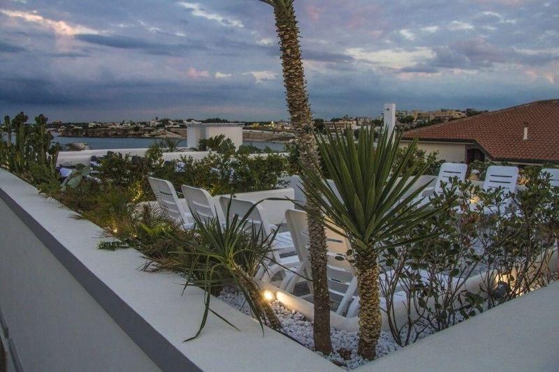 La Bella Trani Suites And B B - Teras