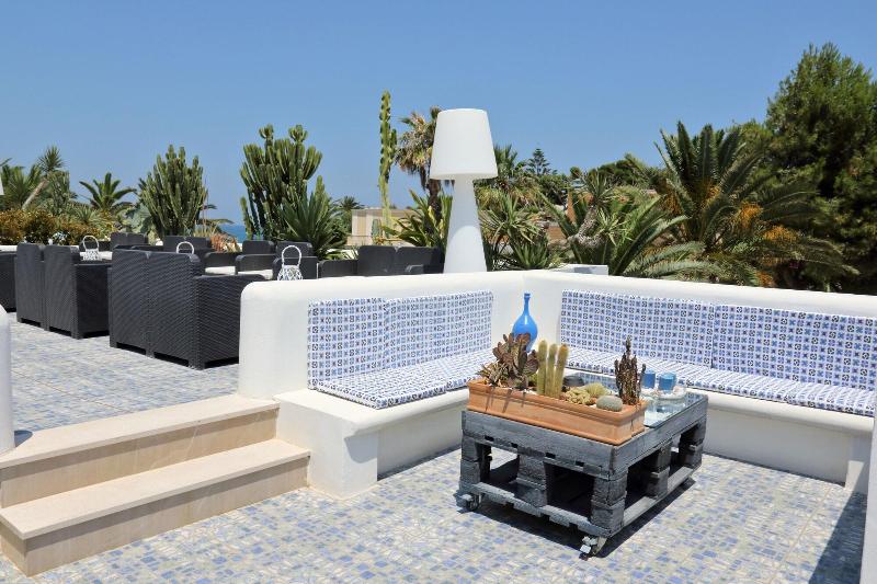 La Bella Trani Suites And B B - Teras