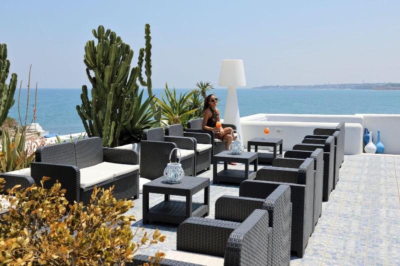 La Bella Trani Suites And B B - Teras